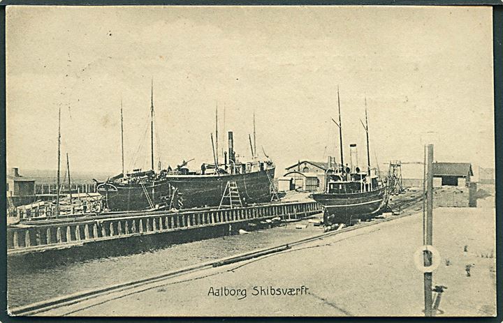 Aalborg, skibsværft med mindre dampskibe på bedding. Stenders no. 5885. Kvalitet 7