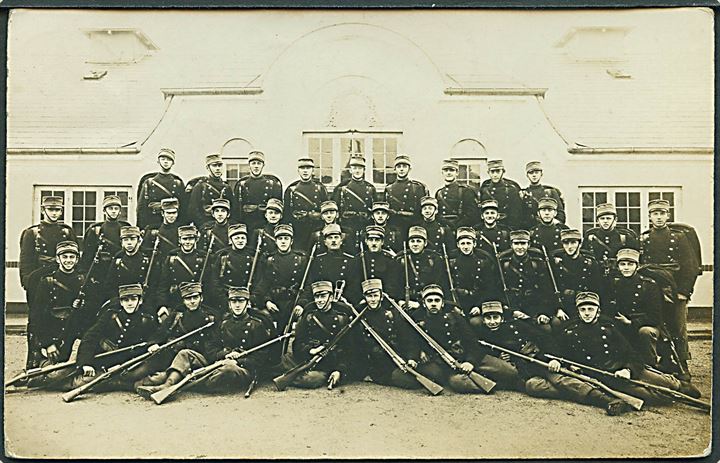 Soldatergruppe i Værløselejren under 1. verdenskrig. Fotokort u/no.