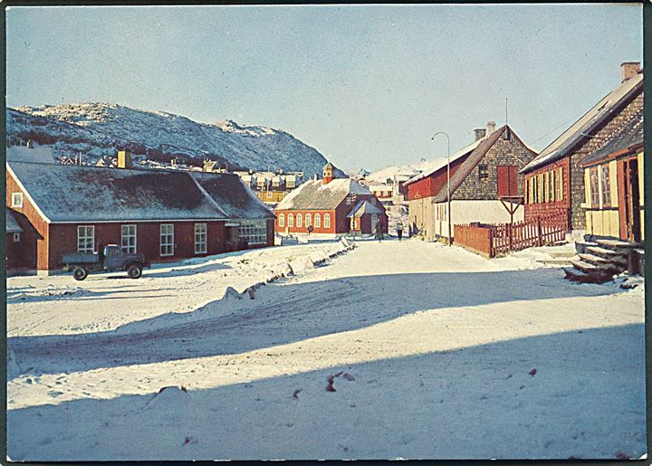 Grønland. Gadeparti og kirken, Julianehåb. KGH no. 17. 