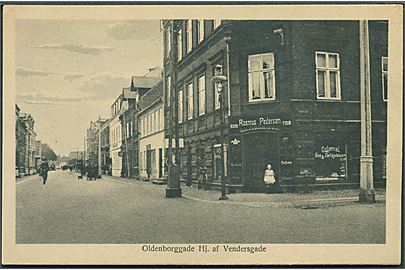 Fredericia. Oldenborggade Hjørnet af Vendersgade med Rasmus Pedersen - Colonial. C. W. no. 4009. 
