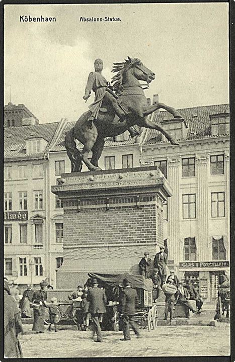 Absalons statue paa Højbro Plads i København. U/no.