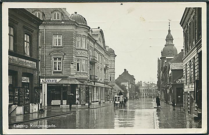 Esbjerg, Kongensgade. Hestevogn med mælkejunger. Esbjerg Fotografibrevkort no. 45. 