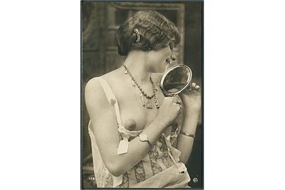 Erotisk postkort. Kvinde med håndspejl. Nytryk Stampa PR 96. 