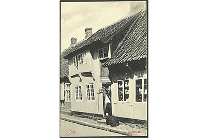 Mortensen Høkerhandel i Grydergade, Ribe. W.K.F. no. 1806.