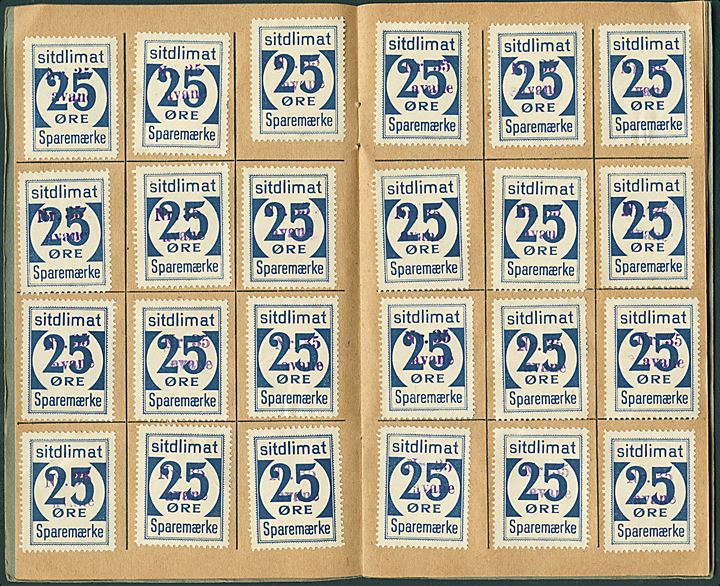 Komplet Sparemærkebog med 25 øre blå Sparemærke (38) stemplet: Nr. 35 Avane = Augpilagtok, Upernavik distrikt. Bogen opgjort pr. 18.9.1957 med 34.50 kr.