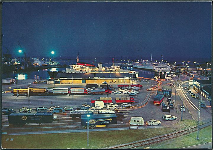 Frederikshavn. Trafikhavnen ved nat med Færgen, lastbiler, biler. Viggo Asmussen no. 250. 