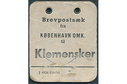 Brevpostsæk mærke - formular J 4026 (10-74) - fra København Omk. til Klemensker på Bornholm.