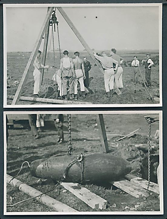 Bjergning af blindgænger - ueksploderet bombe - i sønderjylland. 2 fotografier (5½x8½ cm).