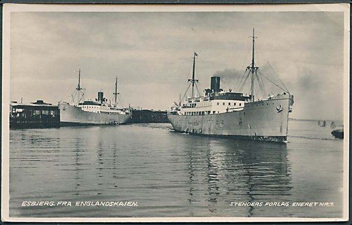Englandsbådene Esbjerg og Parkeston i Esbjerg. Stenders no. 7.