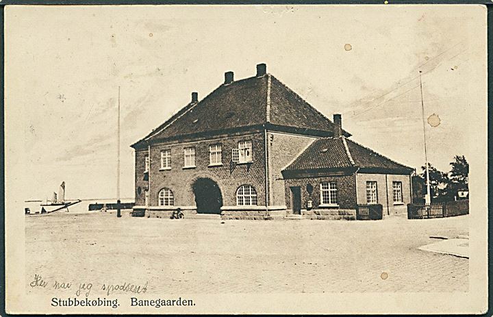Stubbekøbing Banegaard. Niels Bruun u/no. (Lidt pletter). Annulleret med brotype IIIb Askeby d. 30.4.1917.