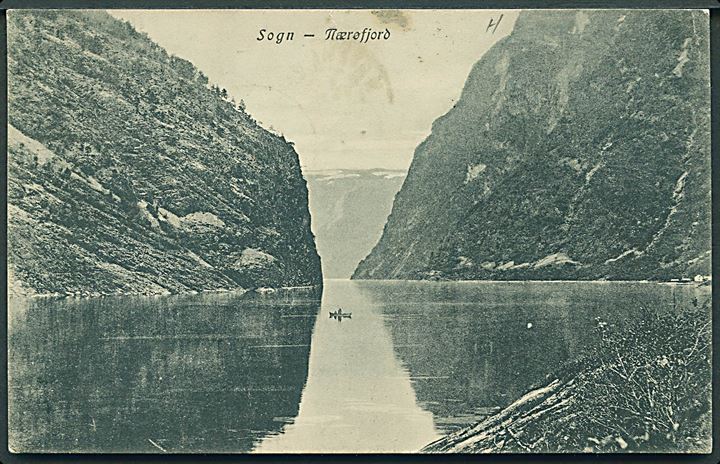 10 øre Posthorn på brevkort (Nærøfjord Sogn) fra Kristiania d. 16.7.1910 via Haipong til Port Wallut, Il de Kébao, Tonkin, Fransk Indokina. God destination.