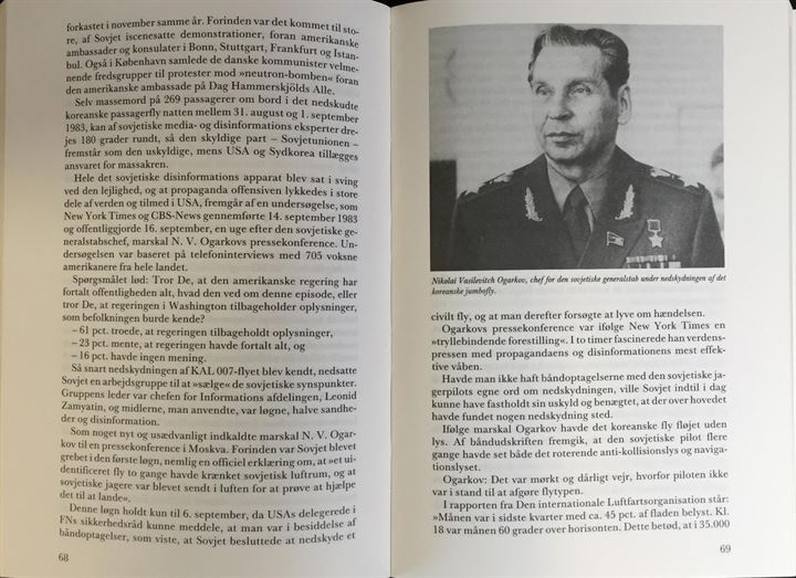 KGB - Kremels hemmelige hær, Jens Thomsen, 174 sider.