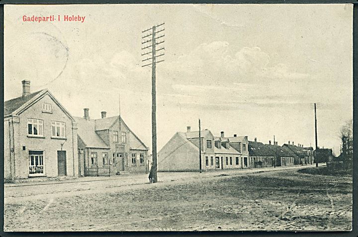 Gadeparti i Holeby. Fotograf Andersen no. 39730. Frankeret med 5 øre Chr. X annulleret brotype IIIb Holeby d. 31.7.1916.