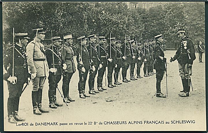 Genforening. Kong Chr. X hilser på franske CIS tropper. Officerer fra 22. Alpejæger Bataillion. U/no. Kvalitet 9