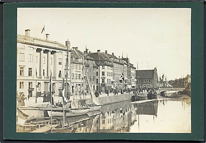 Købh., Holmens Kanal med sejlskibe. Kabinet foto (8x11 cm). Antagelig fra 1880’erne. U/no. Kvalitet 9