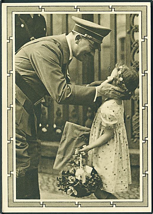 Propaganda. Hitler med pige. Illustreret helsagsbrevkort anvendt i Wien d. 20.4.1939.  Kvalitet 8