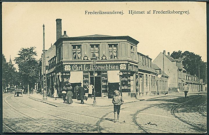 Købh., Frederikssundsvej 28 hj. af Frederiksborgvej med Carls L. Albrechtsen’s kolonial. Nathansohn no. 73. Kvalitet 7