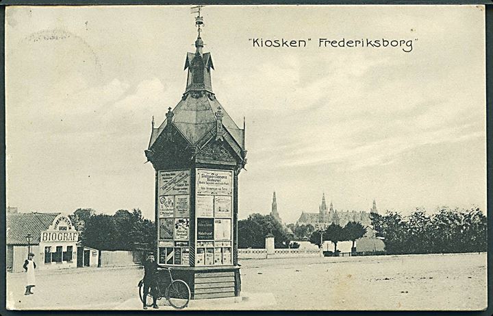 Frederiksborg, “Kiosken” og i baggrunden biograftheater og Frederiksborg slot. No. 10392. Kvalitet 8