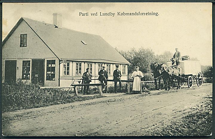 Lundby, købmandsforretning og hestevogn. U/no. Kvalitet 8