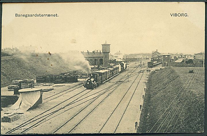 Viborg, jernbaneterrænet med damptog. Stenders no. 2608. Kvalitet 8