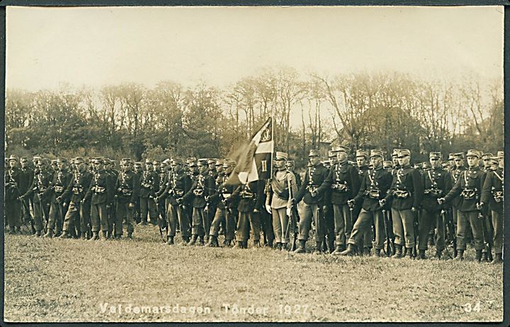 Tønder, soldater på Valdemarsdagen 1927. No. 34. Kvalitet 8