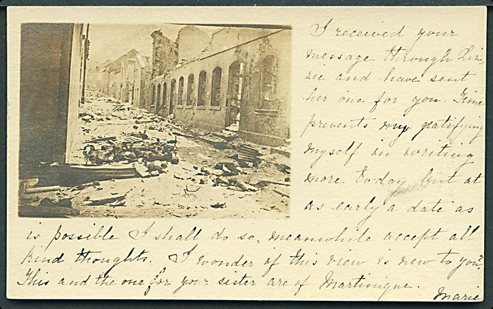 Martinique, ødelæggelser og ofre i St. Pierre efter Mount Pelee vulkanudbrud. Anvendt lokalt på St. Croix 1902.   Kvalitet 8