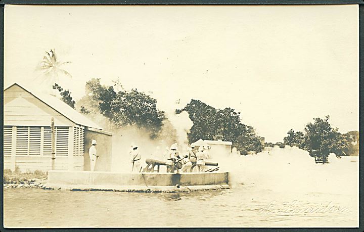 D.V.I., St. Croix, Christiansted, Gollows Bay med  øvelseskanoner. A. Lauridsen u/no. Kvalitet 9
