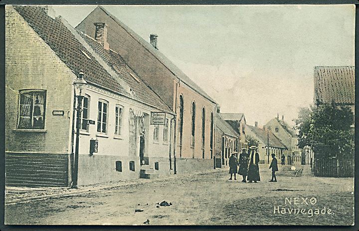 Neksø, Havnegade med Hansen’s Bogbinderi og Papirhandel. P. Alstrup no. 7732. Kvalitet 9