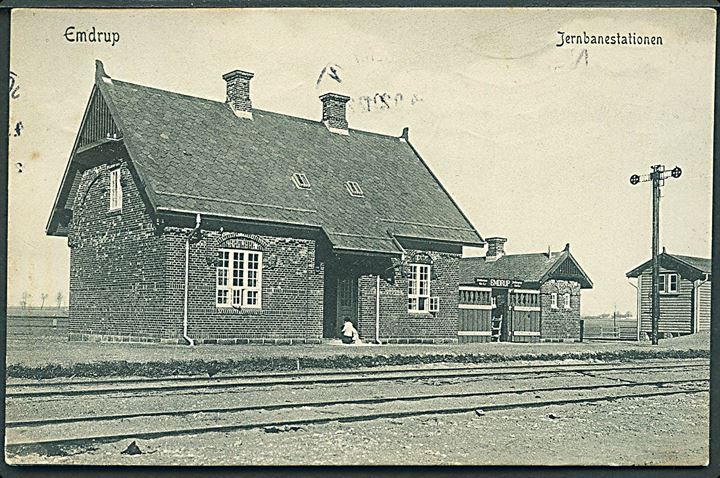 Emdrup, jernbanestation på Slangerupbanen. P. Alstrup no. 9366. Kvalitet 7