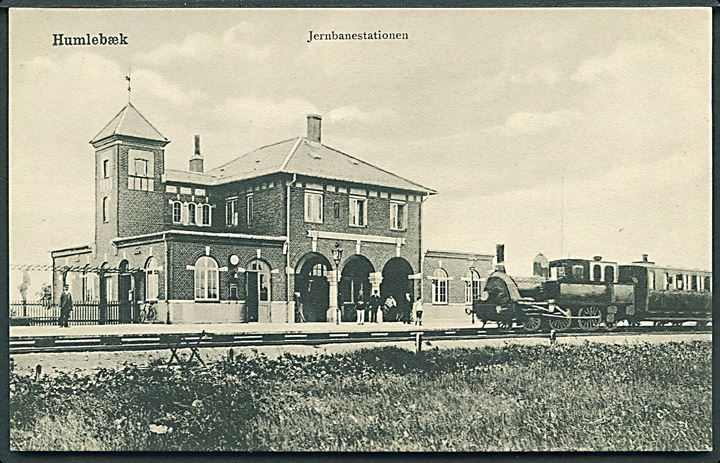 Humlebæk, jernbanestation med damptog. P. Alstrup no. 5224. Kvalitet 9