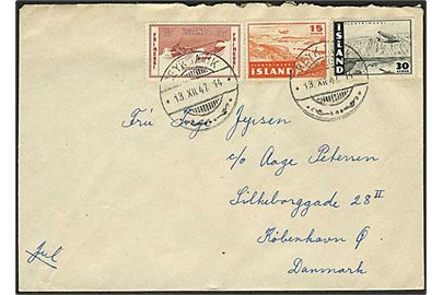 10+10 aur Velgørenhed, samt 15 aur og 30 aur Luftpost på brev fra Reykjavik d. 13.12.1947 til København, Danmark.