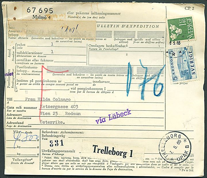 1,40 kr. Tre Kroner og 5 kr. Slot på internationalt adressekort for pakke fra Malmö d. 6.5.1965 via Trelleborg til Wien, Østrig. Liniestempel via Lübeck.