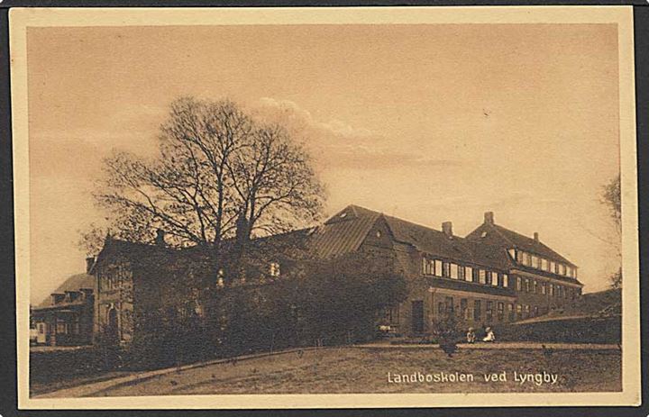 Landboskolen ved Lyngby. K. Henriksen no. 36756.