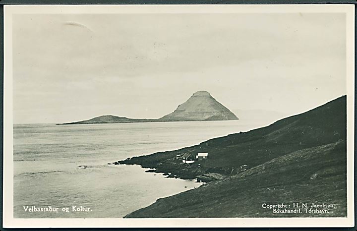 5 øre H. C. Andersen i parstykke på brevkort fra Færøerne (Valbastadue og Koltur, H. N. Jacobsen u/no) dateret d. 8.2.1936 annulleret med svagt stempel i Reykjavik og sidestemplet Skipsbrjef til Reykjavik, Island.