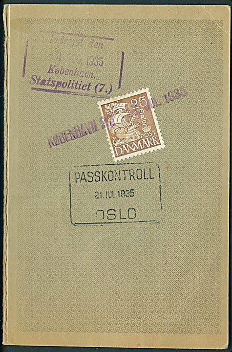25 øre Karavel annulleret med liniestempel København 27 d. 17.7.1935 på del af Nordisk Rejsekort.