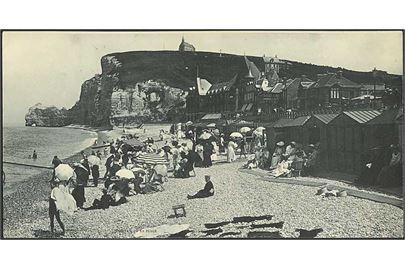 Strandparti fra La Plage, Frankrig. ND u/no. 3 delt kort. Størelse 14,5 x 28 cm.