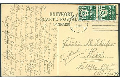 5 øre Bølgelinie i parstykke på brevkort annulleret med Universal forsøgsmaskinstempel Kjøbenhavn KKB d. 28.8.1912 til Kiel, Tyskland. Aftryk fra 2. forsøgsperiode 30.07.-31.08.1912.
