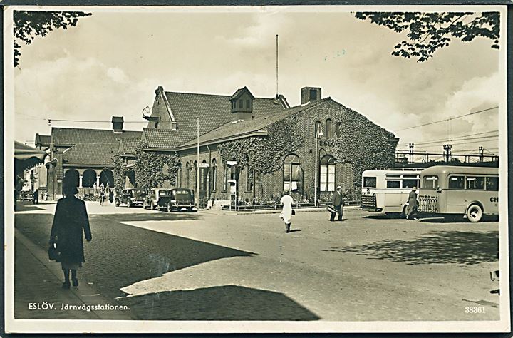 Eslöv, jernbanestation med rutebiler. Frankeret med 20 öre Røde Kors og sendt som luftpost fra Eslöv d. 18.3.1945 til Havndal, Danmark. Tysk censur fra Sønderborg.