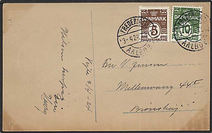 5 øre og 10 øre Bølgelinie på brevkort (Jernbanepladsen, Vejle) annulleret med fejlgraveret bureaustempel Fredericia - Aalbobg T.942 d. 3.4.1924 til Brønshøj. Sjældent stempel.