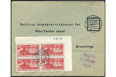 Ufrankeret svarkuvert fra Åbenrå d. 12.10.1963 til Bramminge. Udtakseret i enkeltporto med 30 øre Landbrug i fireblok med marginalnr. 1819 stemplet Bramminge d. 14.10.1963. Sidestemplet med trodatstempel med sorteringskode: Bramminge Postkontor / 2370.