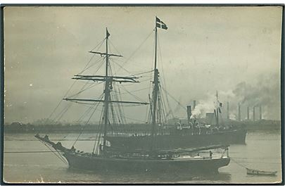 Dansk sejlskib i Newport, England 1910. Fotokort u/no.
