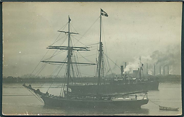 Dansk sejlskib i Newport, England 1910. Fotokort u/no.