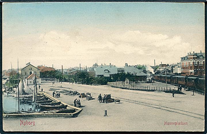 Nyborg, havneplads med damptog i baggrunden. Warburg no. 3708.