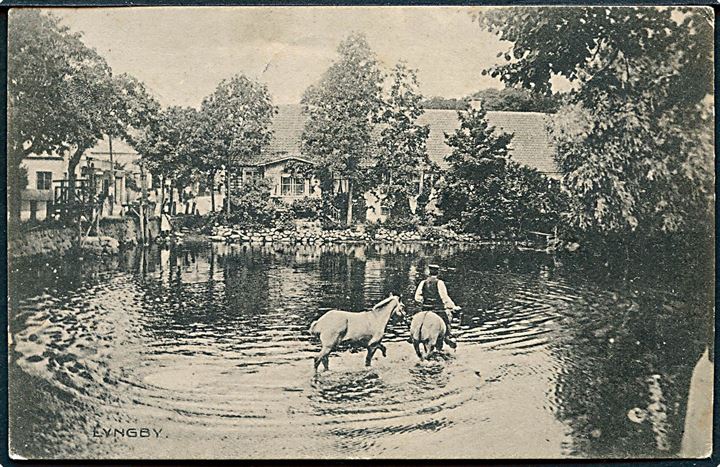 Lyngby, heste vandes i gadekær. A. Vincent no. 3382.