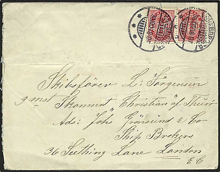 10 øre Våben i parstykke på brev fra Svendborg d. 30.10.1904 til skibsfører Jørgensen, 3mst. Skonnert Christian af Thurø c/o agent i London, Englend. Folder.