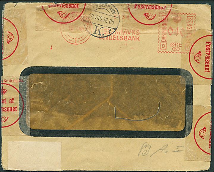 40 øre Firmafranko på rudekuvert fra København d. 19.7.1940 til udlandet. Åbnet af tysk censur og returneret med lang fransk påskrift. Lukket med fortrykte oblater A.- Form Nr. 61 (1/5 25) Lukket af Postvæsenet.