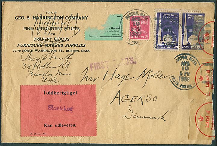 2 cents Adams og 3 cents New York Worlds Fair (2) på brev fra Boston d. 10.4.1939 til Agersø, Danmark. Toldberigtiget i Skælskør med etiket K 16 7/21 (A8) og lukket med etiket Lukket af Postvæsenet.