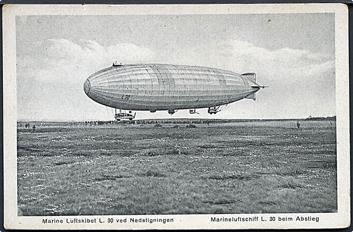 Marineluftskib Zeppeliner L30 (LZ 62) under nedstigning. Bl.a. stationeret i Tønder i 1917. Ideal no. 82417.