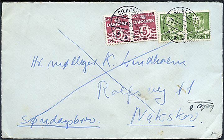 1 øre Bølgelinie (2) og 15 øre Fr. IX (2) på søndagsbrev fra Silkeborg d. 29.10.1949 til Nakskov. På bagsiden påsat meddelelse fra posthuset - F.7 (1-46 B9) vedr. brevet sendt for sent til udbringning søndag.