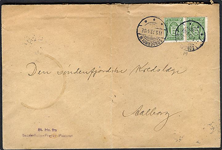 10 øre Tjenestemærke i parstykke på brev fra Sønderholm d. 11.5.1923 til Aalborg. Lodret fold.